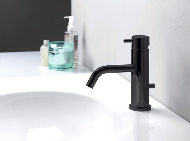 Sustituye los grifos anticuados por unas piezas nuevas