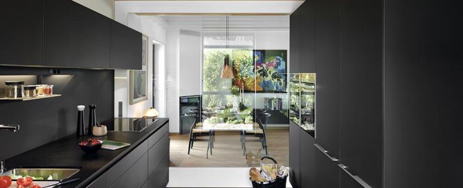 cocina con cristalera a comedor