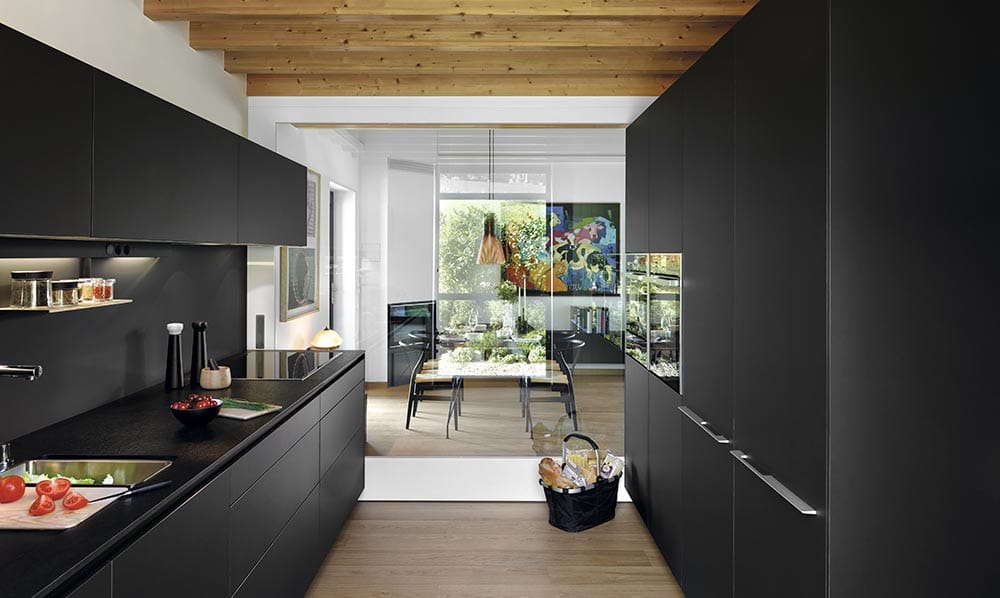 cocina con cristalera a comedor